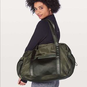 Lululemon Everywhere Duffel - Olive Green